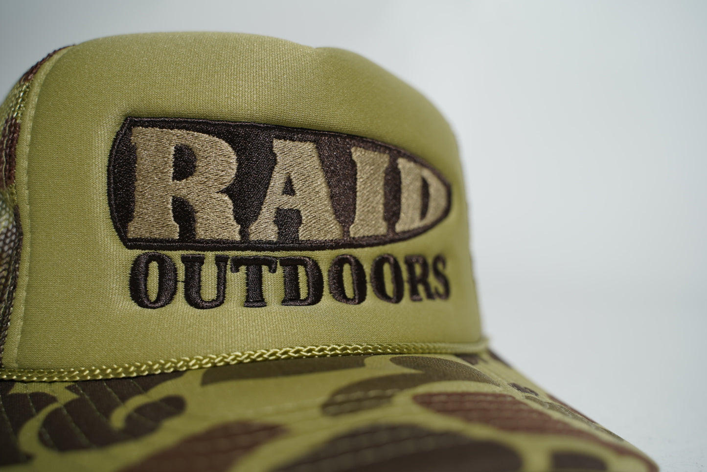 RAID OUTDOOORS TRUCKER DUCK CAMO