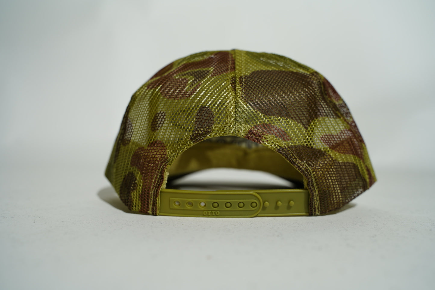 RAID OUTDOOORS TRUCKER DUCK CAMO